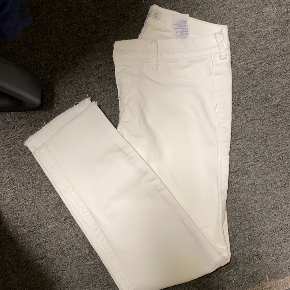 Size 16. Abercrombie Kids Skinny Jeans White.